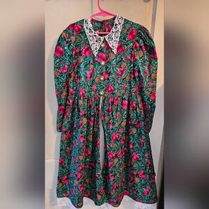 Sarah Kent Long Sleeve Dress. Tan, red & green dress. Size 10